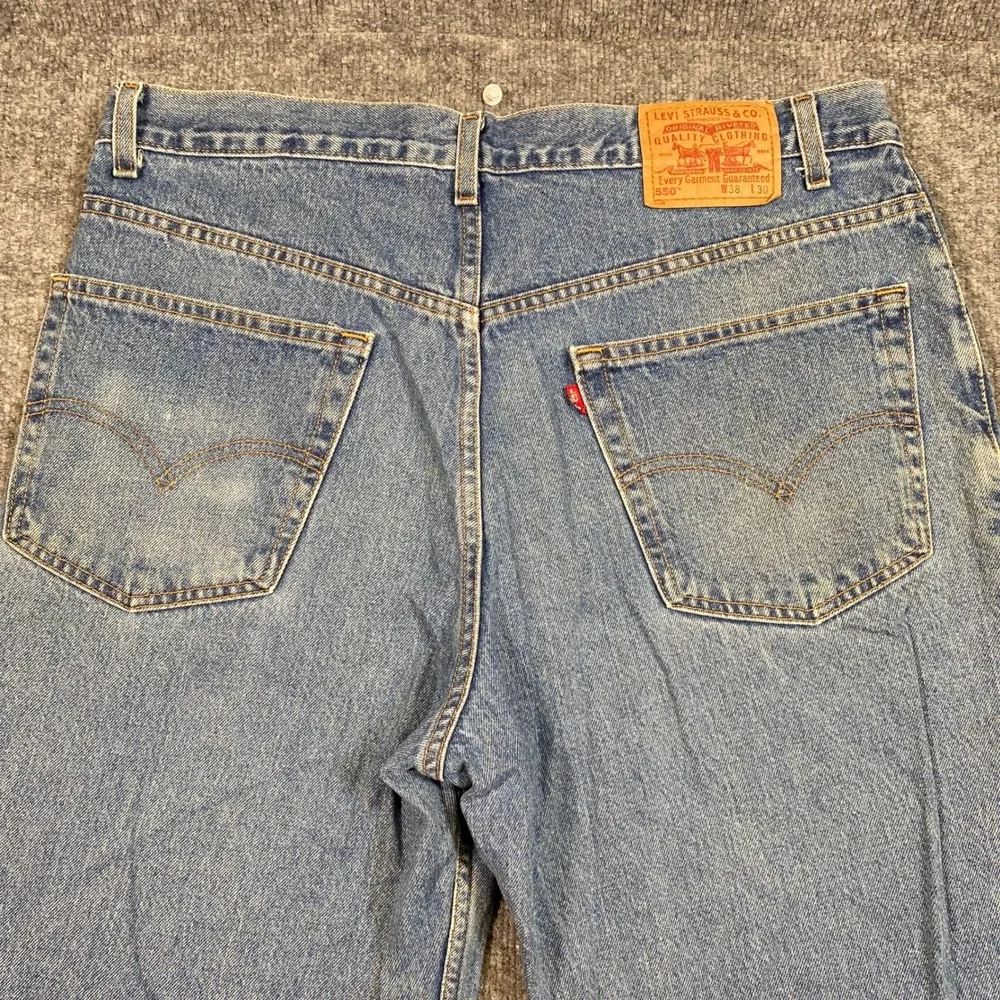 Levis 550 Vintage Relaxed Fit Tapered‎ Leg Jeans Mens 38x30 Blue Denim